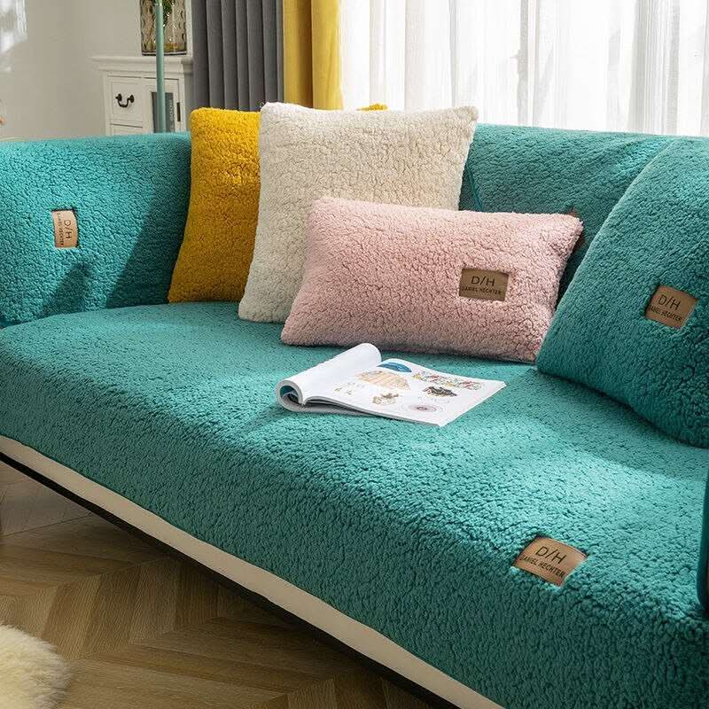 Ultra-Soft Lamb Cashmere Sofa Cover – Plush Effect & Non-Slip 